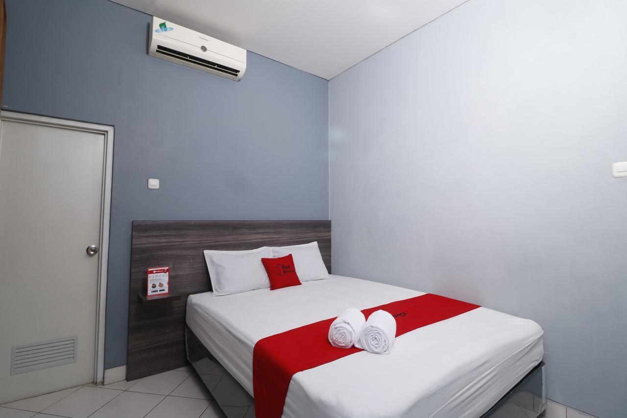 Reddoorz Plus Near Rs Harapan Kita Jakarta Luaran gambar