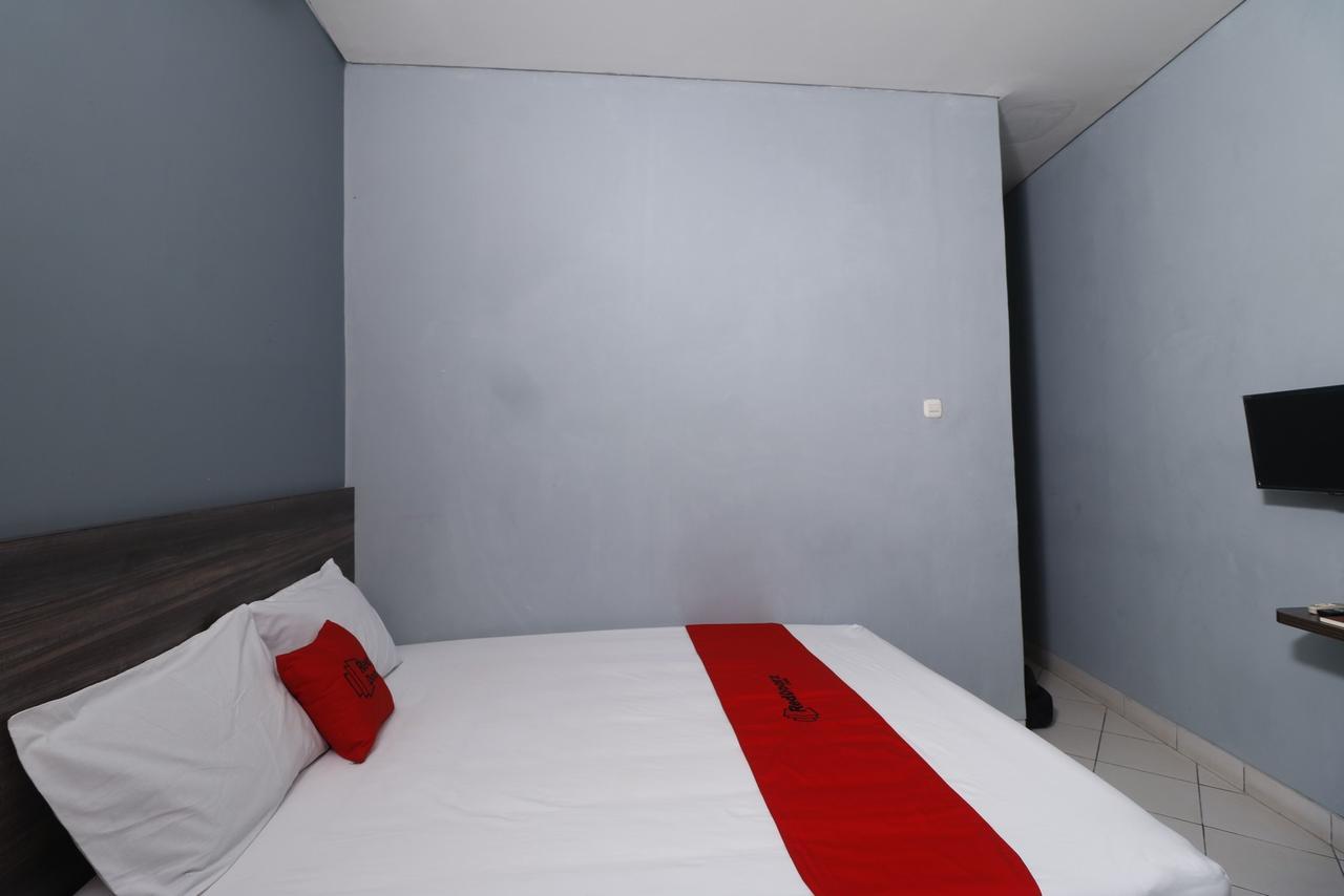 Reddoorz Plus Near Rs Harapan Kita Jakarta Luaran gambar