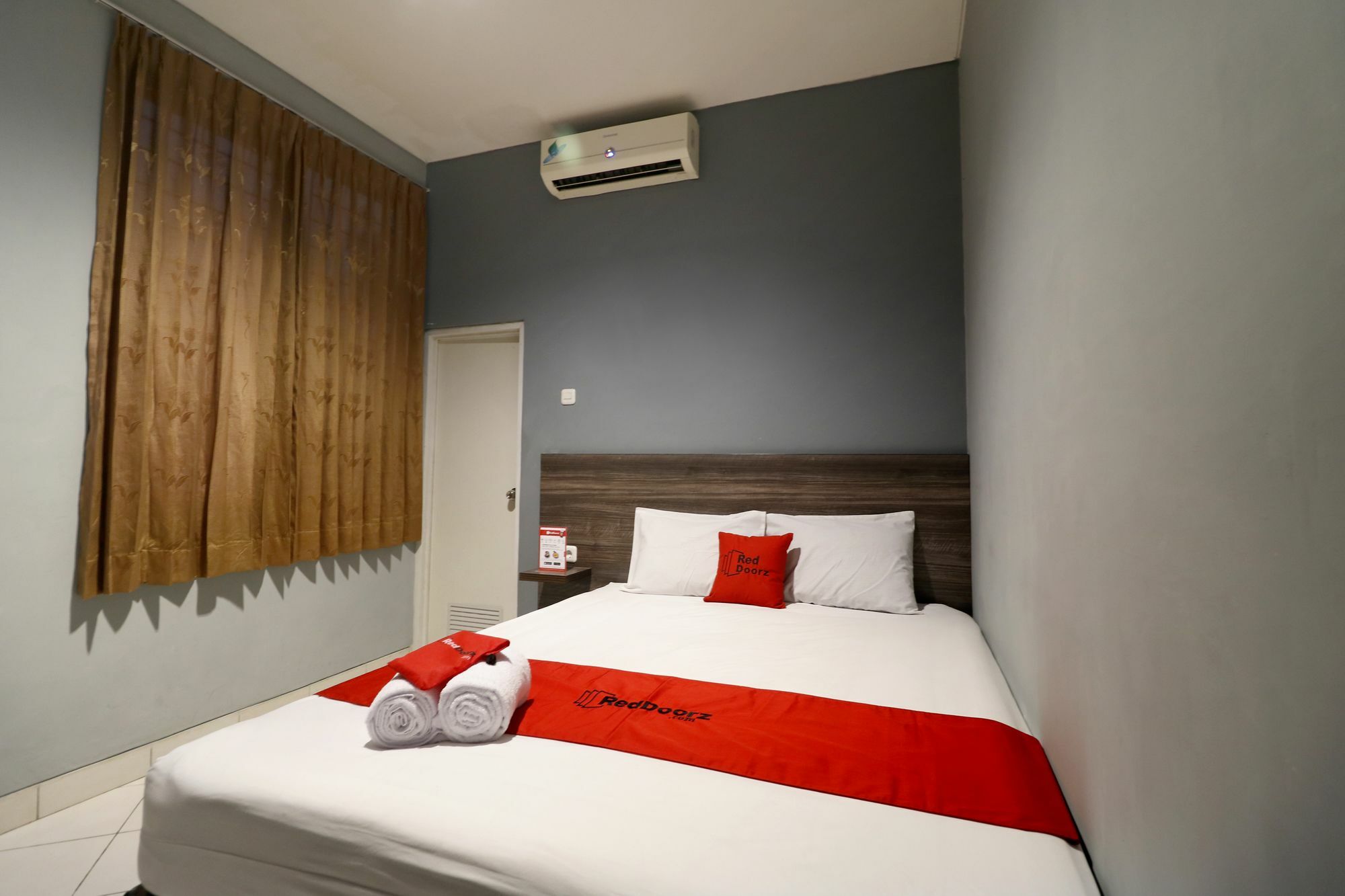 Reddoorz Plus Near Rs Harapan Kita Jakarta Luaran gambar
