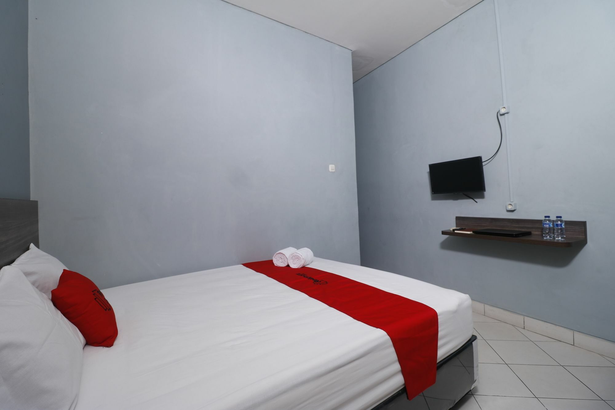 Reddoorz Plus Near Rs Harapan Kita Jakarta Luaran gambar