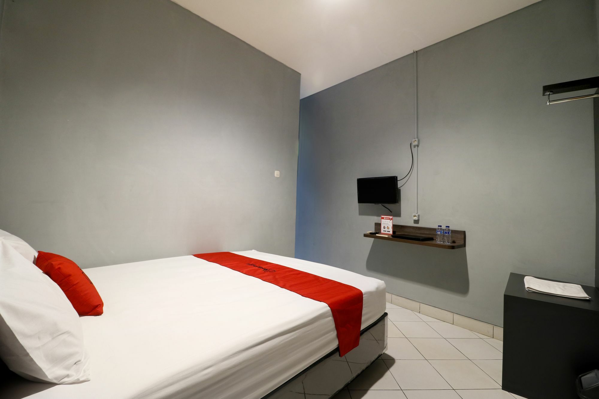 Reddoorz Plus Near Rs Harapan Kita Jakarta Luaran gambar